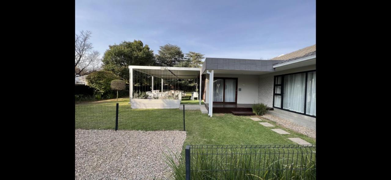 Le'Ciara Luxury Guest House 约翰内斯堡 外观 照片