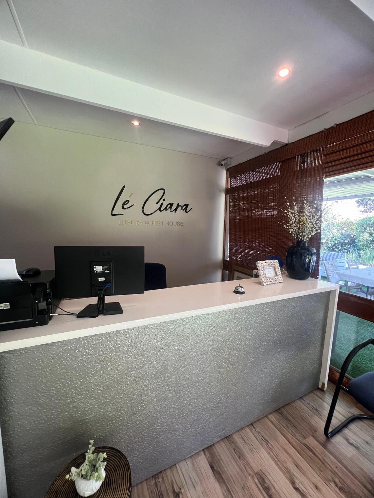 Le'Ciara Luxury Guest House 约翰内斯堡 外观 照片
