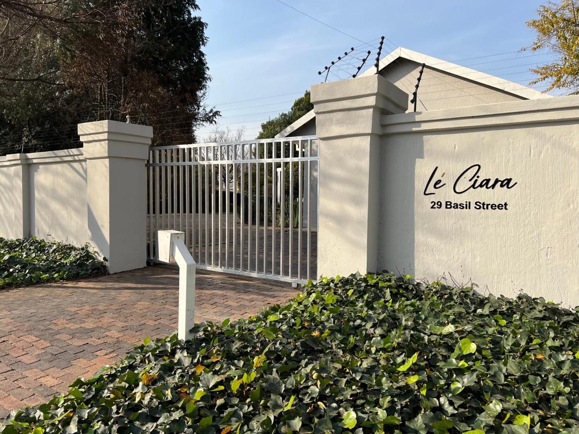 Le'Ciara Luxury Guest House 约翰内斯堡 外观 照片